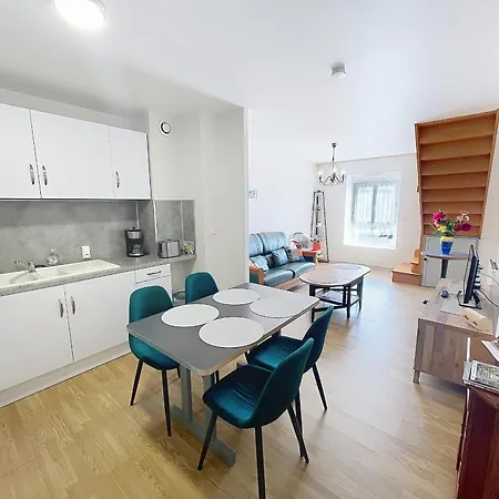 Duplex Proche Gare - 4 Pers. - Fr-1-361-576 *